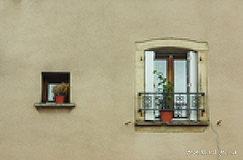 Big Window, Small Window -   photo